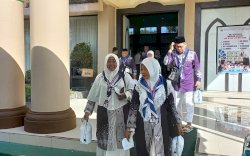 Sore Ini, Jemaah Haji Kloter 1 Debarkasi Makassar Tiba di Asrama Haji Sudiang