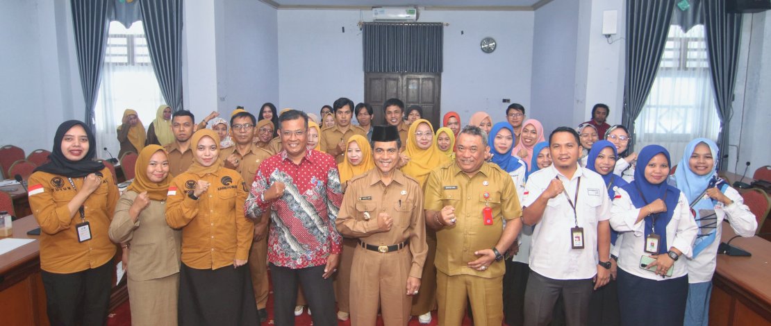 Bidang Hubungan Masyarakat, Informasi dan Komunikasi Publik (Humas IKP) Dinas Komunikasi, Informatik, Statistik dan Persandian (Diskominfo-SP) bekerjasama Usaid Erat melakukan Monitoring dan Evaluasi SP4N Lapor, yang dibuka oleh Wakil Bupati, Saiful Arif. Bidang Hubungan Masyarakat, Informasi dan Komunikasi Publik (Humas IKP) Dinas Komunikasi, Informatik, Statistik dan Persandian (Diskominfo-SP) bekerjasama Usaid Erat melakukan Monitoring dan Evaluasi SP4N Lapor, yang dibuka oleh Wakil Bupati, Saiful Arif.