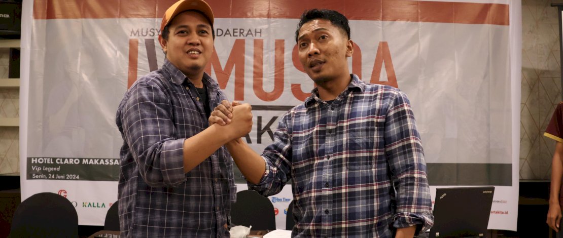 Iqbal Lubis dan Sanovra Junior terpilih aklamasi sebagai Ketua dan Sekretaris PFI Makassar periode 2024-2027. Iqbal Lubis dan Sanovra Junior terpilih aklamasi sebagai Ketua dan Sekretaris PFI Makassar periode 2024-2027.