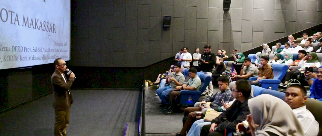 Penjabat Gubernur Sulawesi Selatan, Prof. Zudan Arif Fakrulloh nonton bareng (Nobar) film Lafran bersama kader Himpunan Mahasiswa Islam (HMI) di CGV Mall Panakukkang, Makassar, Senin malam, 24 Juni 2024. Penjabat Gubernur Sulawesi Selatan, Prof. Zudan Arif Fakrulloh nonton bareng (Nobar) film Lafran bersama kader Himpunan Mahasiswa Islam (HMI) di CGV Mall Panakukkang, Makassar, Senin malam, 24 Juni 2024.
