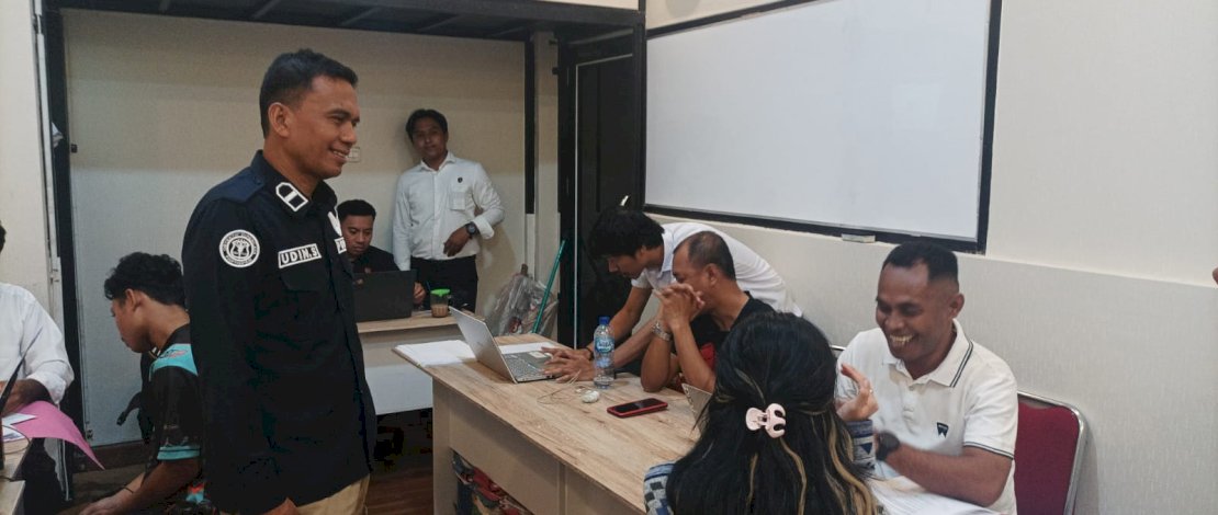 Selebgram cantik WL saat menjalani pemeriksaan di Polres Gowa. Selebgram cantik WL saat menjalani pemeriksaan di Polres Gowa.
