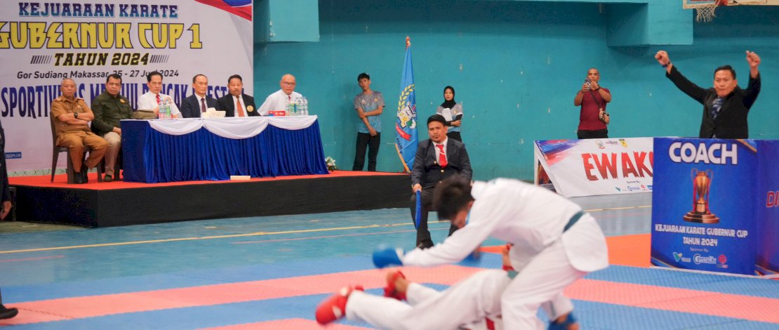 Dua ribu lebih atlet karate mengikuti kompetisi Gubernur Cup I yang dibuka Penjabat Gubernur Sulawesi Selatan Prof Zudan Arif Fakrulloh, di GOR Sudiang Makassar, Selasa, 25 Juni 2024. Dua ribu lebih atlet karate mengikuti kompetisi Gubernur Cup I yang dibuka Penjabat Gubernur Sulawesi Selatan Prof Zudan Arif Fakrulloh, di GOR Sudiang Makassar, Selasa, 25 Juni 2024.