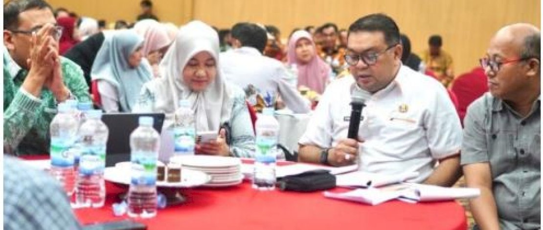 Plt Kadis DPPKB Makassar Hadiri Acara Penilaian Kinerja Aksi Konvergensi Percepatan Penurunan Stunting