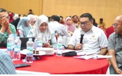 Plt Kadis DPPKB Makassar Hadiri Acara Penilaian Kinerja Aksi Konvergensi Percepatan Penurunan Stunting