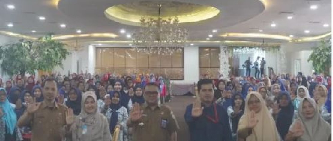 Plt Kadis PPKB Buka Pelatihan Kader Sosialisasi Aplikasi Sikede
