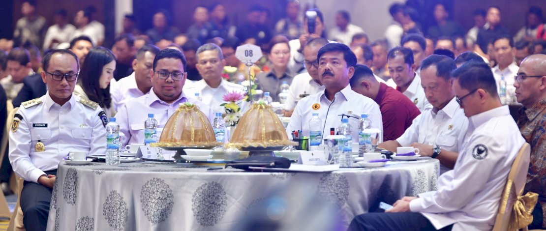 Mendagri Tito Karnavian bersama Menko Polhukam Hadi Tjahjanto. (Humas Pemprov Sulsel)