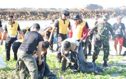 Hari Lingkungan Hidup Sedunia, Forkopimda, OKP dan Huadi Group Bersih-bersih Pantai