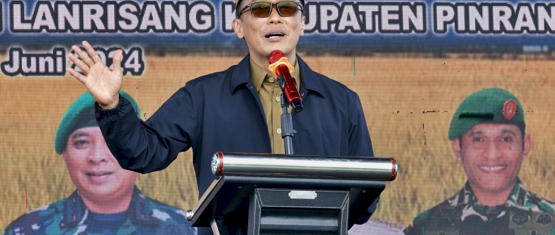 Prof Zudan di sela Pesta Panen Padi Optimasi Lahan Rawa di Kabupaten Pinrang, Jumat, 28 Juni 2024.