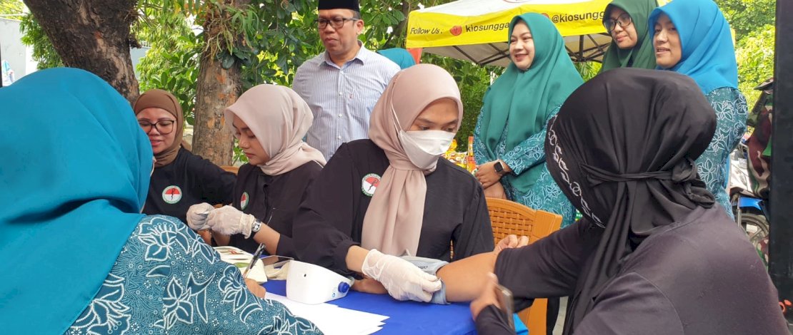 TP PKK Kelurahan Rappocini Gelar Sunatan Massal Hingga Pemeriksaan Kesehatan Gratis TP PKK Kelurahan Rappocini Gelar Sunatan Massal Hingga Pemeriksaan Kesehatan Gratis