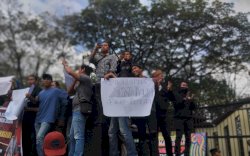 HUT Bhayangkara, Polda Sulsel Digeruduk Ratusan Pendemo