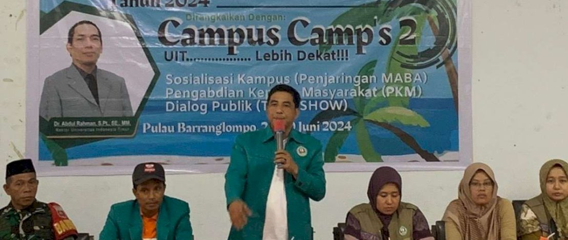 Rektor UIT, Abdul Rahman, saat menghadiri Campus Camp 2 yang dilaksanakan Fakultas Hukum UIT, di Kelurahan Barrang Lompo, Kecamatan Kepulauan Sangkarrang, Kota Makassar, akhir pekan lalu.