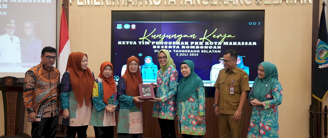 Rombongan TP PKK Kota Makassar berkunjung ke Kantor Balaikota Tangsel dalam rangka melakukan studi tiru dan silaturahmi, Selasa, 2 Juli 2024.
Rombongan TP PKK Kota Makassar berkunjung ke Kantor Balaikota Tangsel dalam rangka melakukan studi tiru dan silaturahmi, Selasa, 2 Juli 2024.