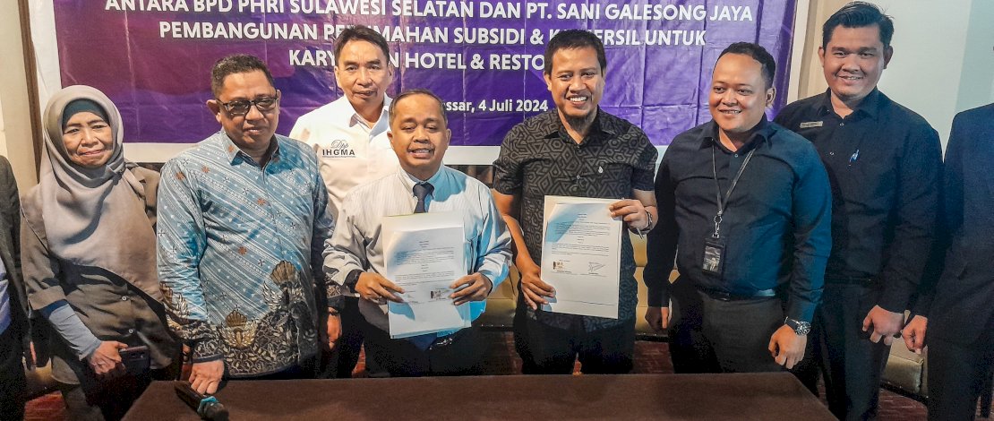 Penandatanganan Memorandum of Understanding (MoU) antara PHRI Sulsel dan Sani Galesong Jaya, di Executive Lounge Hotel Claro Makassar, Kamis, 4 Juli 2024. Penandatanganan Memorandum of Understanding (MoU) antara PHRI Sulsel dan Sani Galesong Jaya, di Executive Lounge Hotel Claro Makassar, Kamis, 4 Juli 2024.