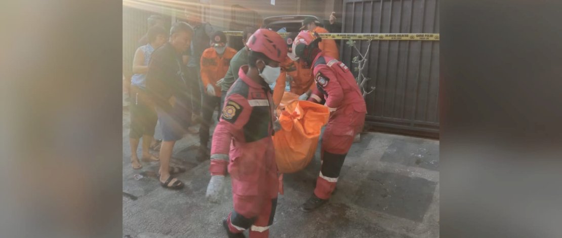 Kebakaran menghanguskan satu unit rumah di kawasan perumahan mewah Jalan Danau Poso, Kecamatan Tamalate. 
Dalam peristiwa itu, salah satu penghuni rumah bermana Sumiarti ditemukan tewas. 