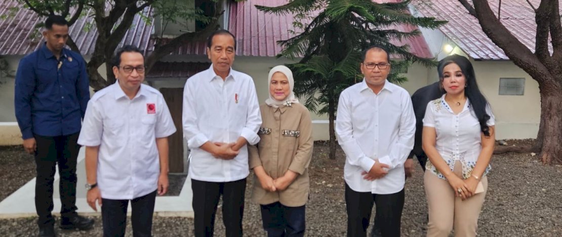 Bakal Cagub Sulsel Moh Ramdhan Pomanto bersama Relawan Projo Sulsel saat bertemu dengan Presiden Jokowi.(IST)