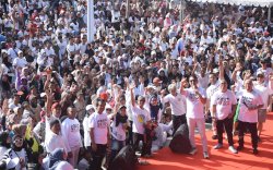 Jalan Sehat Bersama Andi Seto Asapa Diikuti Puluhan Ribu Warga