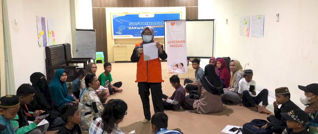 Rumah Zakat Sulawesi Selatan (Sulsel) berhasil menyelenggarakan acara khitanan massal yang diikuti oleh 46 anak di kantor Rumah Zakat Sulsel, Jalan Pettarani. Rumah Zakat Sulawesi Selatan (Sulsel) berhasil menyelenggarakan acara khitanan massal yang diikuti oleh 46 anak di kantor Rumah Zakat Sulsel, Jalan Pettarani.