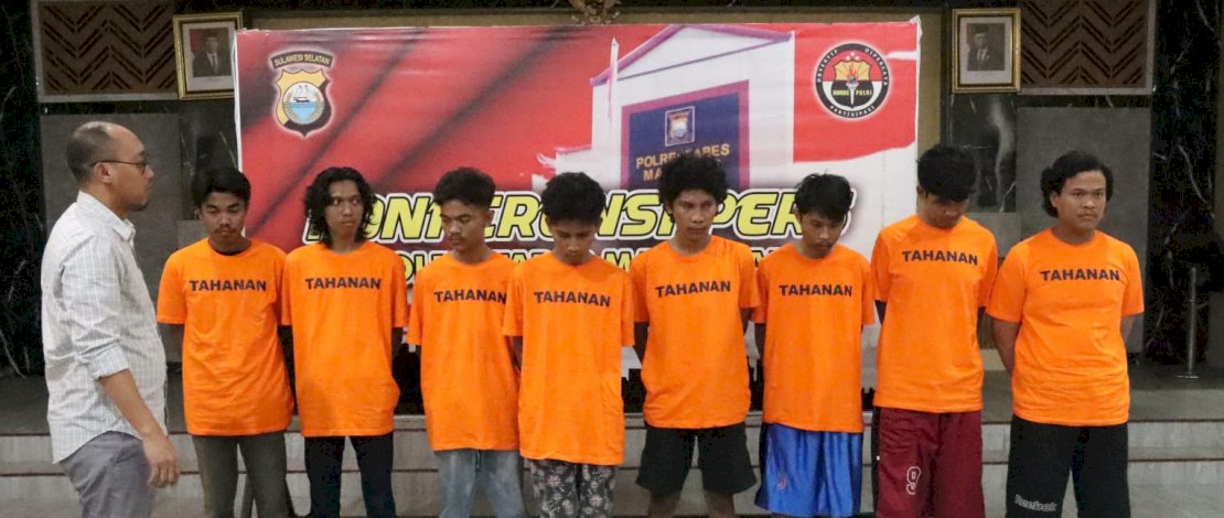 Delapan orang mahasiswa jadi tersangka kasus ricuh unjuk rasa di depan Unismuh Makassar.(IST)