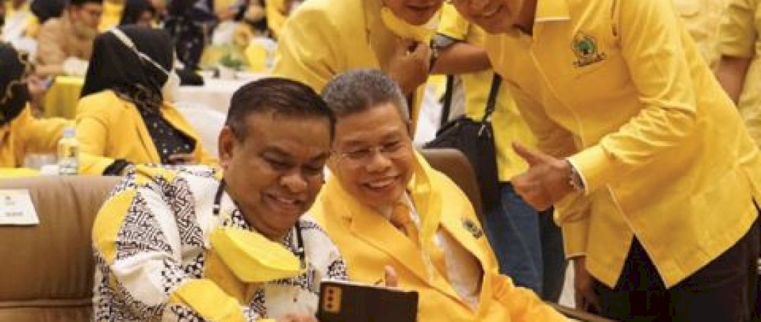 Anggota DPR RI, Andi Rio Idris Padjalangi, mencatat survei elektabilitas tertinggi sebagai bakal calon Bupati Bone. Anggota DPR RI, Andi Rio Idris Padjalangi, mencatat survei elektabilitas tertinggi sebagai bakal calon Bupati Bone.