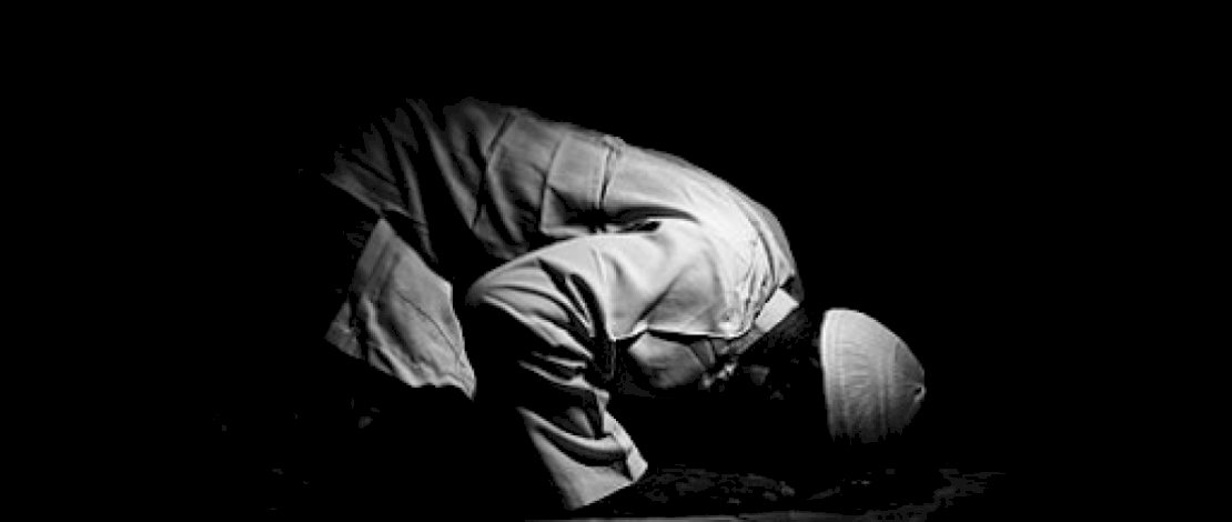Malam yang Penuh Berkah: Sholat Tahajud dan Keutamaannya