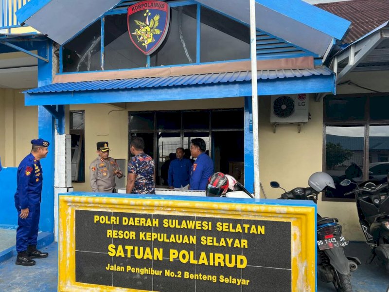 Hari Pertama Aktif Berkantor, Kapolres Selayar Langsung Sidak Kantor Sat Polair