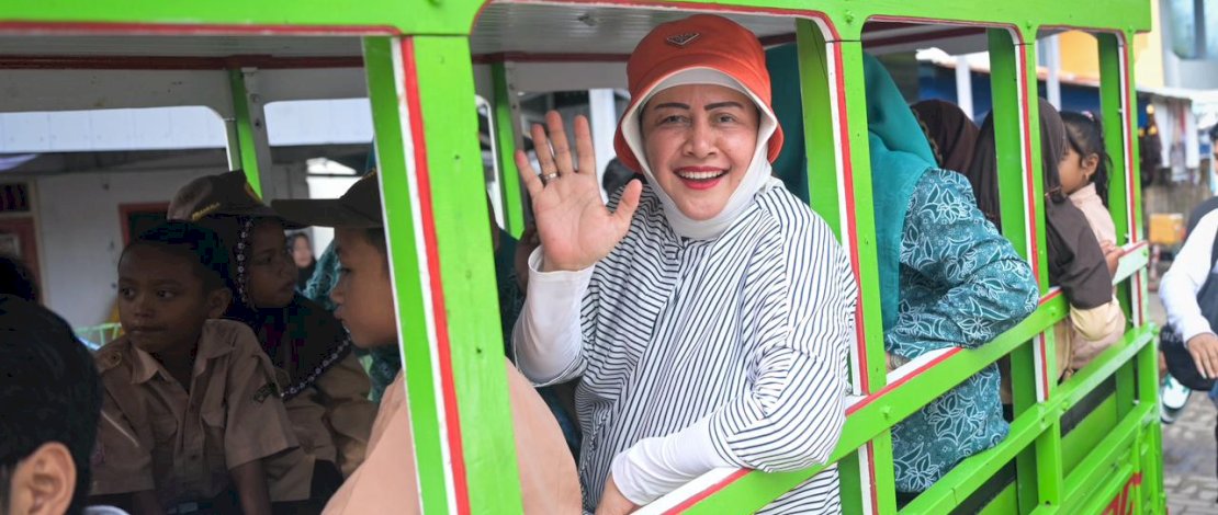 Ketua TP PKK Kota Makassar Indira Yusuf Ismail melakukan kunjungan perdananya ke wilayah kepulauan, Jumat, 12 Juli 2024.