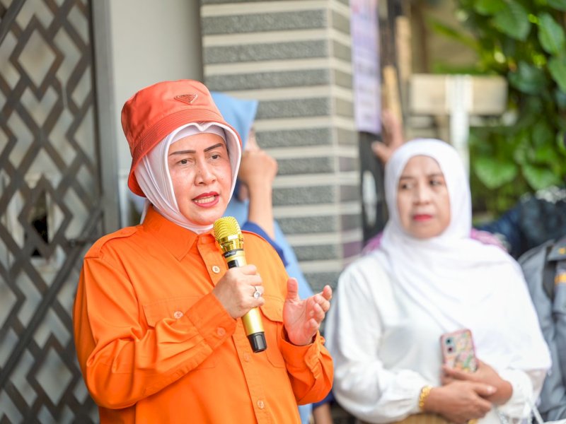 Indira Yusuf Ismail Tinjau dan Apresiasi Lorong Wisata Gimje di Kelurahan Kalukuang