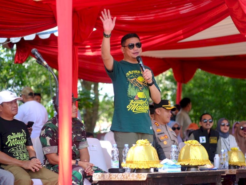 Melalui Fashion Karnaval, Adnan Harap Malino Terus Dikenal Kota Bunga 