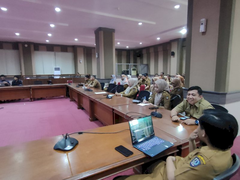Pimpin Rapat Evaluasi Mingguan Diskominfo SP Sulsel, Andi Winarno Tekankan Pelaksanaan Program Sesuai Perencanaan