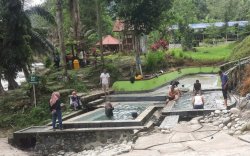 Kepala PPSDM Makassar Kunjungi Objek Wisata Permandian Air Panas Pincara Masamba