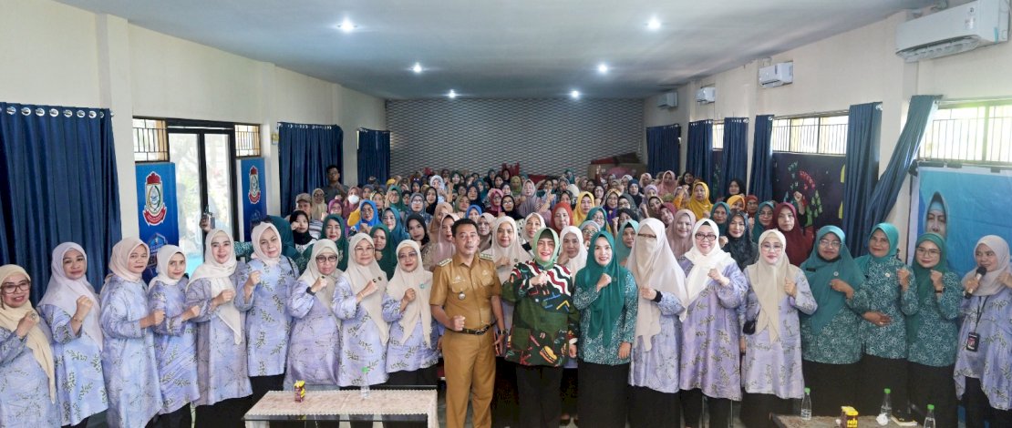 Ketua TP PKK Kota Makassar, Indira Yusuf Ismail, menggalakkan upaya penguatan kompetensi pengurus dan kader TP PKK di kecamatan melalui pelaksanaan Bimbingan Teknis (Bimtek) Peningkatan Kapasitas yang diselenggarakan oleh Pokja 1 TP PKK. Ketua TP PKK Kota Makassar, Indira Yusuf Ismail, menggalakkan upaya penguatan kompetensi pengurus dan kader TP PKK di kecamatan melalui pelaksanaan Bimbingan Teknis (Bimtek) Peningkatan Kapasitas yang diselenggarakan oleh Pokja 1 TP PKK.