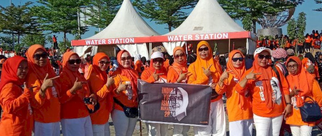 Puluhan Ribu Peserta Meriahkan Senam Inninawa Bersama Komunitas PSM di Tugu MNEK Puluhan Ribu Peserta Meriahkan Senam Inninawa Bersama Komunitas PSM di Tugu MNEK