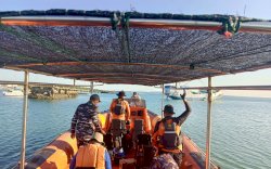 Alami Patah Kemudi di Selayar, Tim SAR Gabugan Evakuasi Penumpang KLM Santri Darussalam Alam