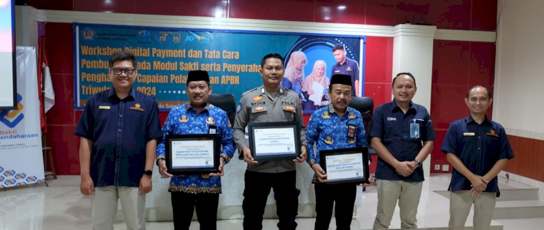 Polres Kepulauan Selayar mendapatkan penghargaan sebagai Peringkat II Indikator Kinerja Pelaksanaan Anggaran (IKPA) Triwulan II Tahun Anggaran 2024, antar Satker Mitra KPPN Benteng Kepulauan Selayar, Kategori Pagu Besar. Polres Kepulauan Selayar mendapatkan penghargaan sebagai Peringkat II Indikator Kinerja Pelaksanaan Anggaran (IKPA) Triwulan II Tahun Anggaran 2024, antar Satker Mitra KPPN Benteng Kepulauan Selayar, Kategori Pagu Besar.
