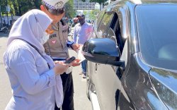 Hari Kedua Operasi Patuh Pallawa, UPT Pendapatan Wilayah Makassar II Berhasil Tarik Rp798 Juta PKB