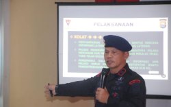  Danyon Brimob Bone Ucapkan Selamat Hari  Bhakti Adhyaksa ke - 64 ke Kajari Bone