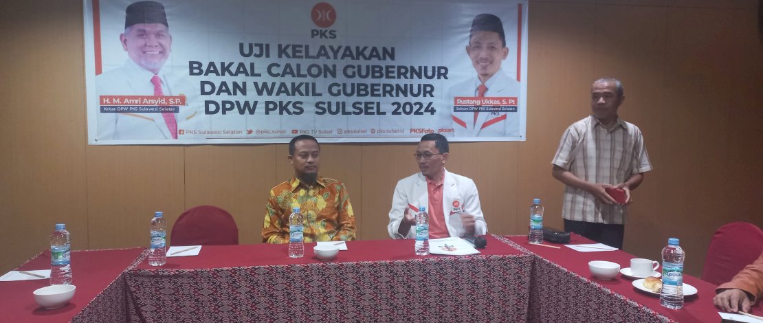 Bakal Calon Gubernur Sulsel Andi Sudirman Sulaiman saat mengikuti uji kelayakan yang digelar PKS Sulsel di Hotel Swiss Bellin Panakukkang Makassar.