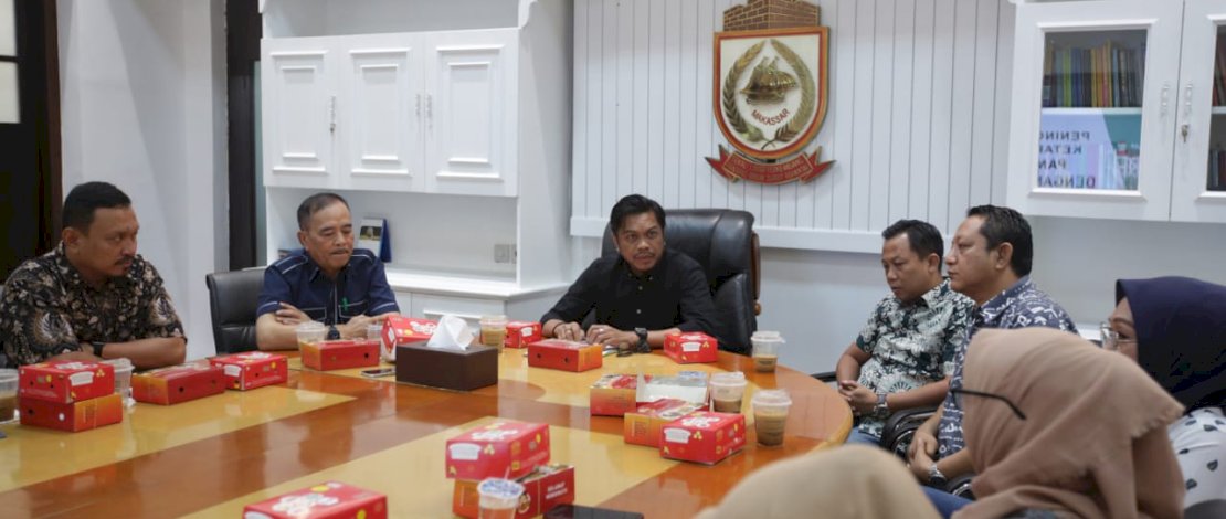 Penjabat Sekda Makassar, Firman Hamid Pagarra, memimpin FGD Dinas Ketahanan Pangan, di Ruang Rapat Sekda, Balaikota Makassar, Jumat, 26 Juli 2024. Penjabat Sekda Makassar, Firman Hamid Pagarra, memimpin FGD Dinas Ketahanan Pangan, di Ruang Rapat Sekda, Balaikota Makassar, Jumat, 26 Juli 2024.