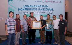 Bupati Maros Terima Penghargaan Nasional dari Koalisi Masyarakat Sipil di Bidang Ekologi