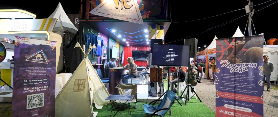 Dispora mengajak pengunjung Makassar Internasional Eight Festival and Forum (F8) berbagi kebahagiaan melalui program Tenggang Raga. Dispora mengajak pengunjung Makassar Internasional Eight Festival and Forum (F8) berbagi kebahagiaan melalui program Tenggang Raga.