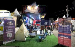 Dispora Ajak Pengunjung F8 Donasi Alat Olahraga Beri Kebahagiaan Anak-Anak Kurang Mampu