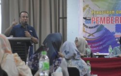 Anggota DPRD Kota Makassar, Hasanuddin Leo dan Ketua PKK Makassar Sosialisasikan Perda ASI