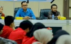 Ray Suryadi bersama Andi Hadi Ibrahim Sambut Mahasiswa Unhas di DPRD Makassar
