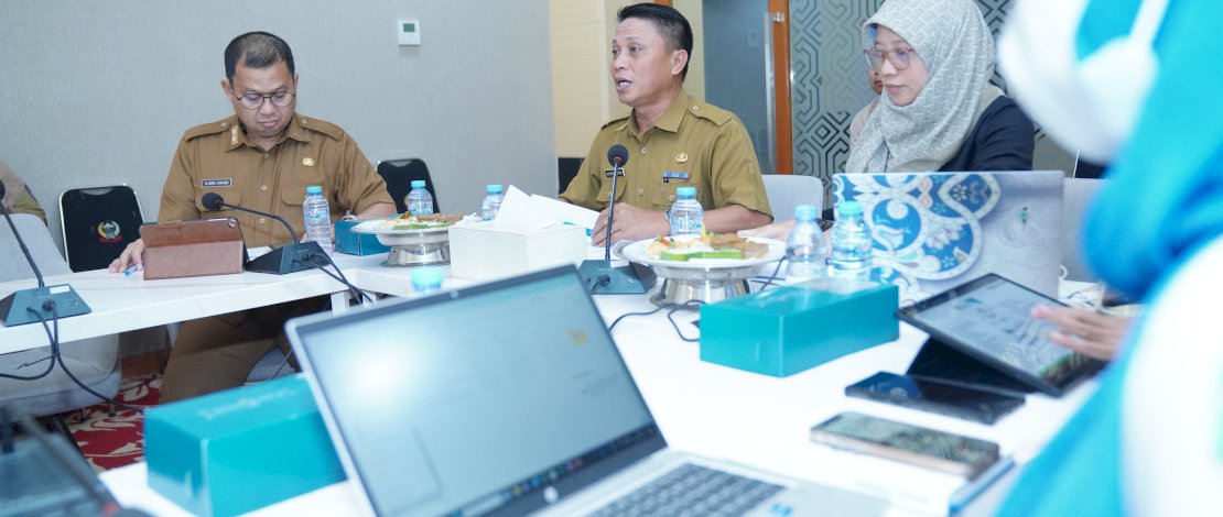 Forum Koordinasi, Monitoring dan Evaluasi Implementasi Pelaksanaan PESIAR (Petakan, Sisir, Advokasi dan Registrasi) bersama Direksi BPJS Kesehatan Wilayah IX Sulsel, di Toraja Room, Kantor Gubernur Sulsel, Senin 29 Juli 2024.