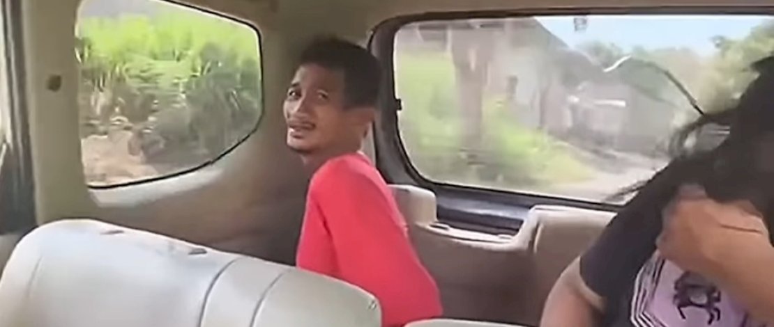 Pelaku pencurian handphone yang viral di medsos karena BAB di dalam mobil Resmob Polres Wajo. (Capture)