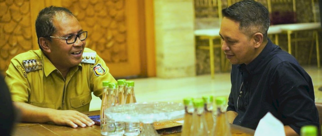 Sekretaris Pramuka Kwartir Cabang Kota Makassar Supratman saat menemui Wali Kota Makassar Moh Ramdhan Pomanto. (IST)