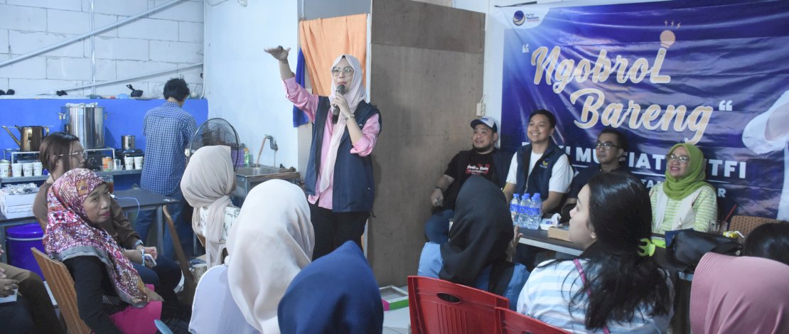 Silaturahmi bertajuk "Ngobrol Bareng Calon Wakil Wali Kota Makassar Rezki Mulfiati Lutfi" berlangsung di bilangan Jalan Tinumbu, Kecamatan Bontoala, pada Jumat, 2 Agustus 2024. Silaturahmi bertajuk "Ngobrol Bareng Calon Wakil Wali Kota Makassar Rezki Mulfiati Lutfi" berlangsung di bilangan Jalan Tinumbu, Kecamatan Bontoala, pada Jumat, 2 Agustus 2024.