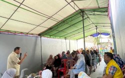 Temui Konstituen di Kota Makassar, Hamka B Kady Resmikan Bedah Rumah