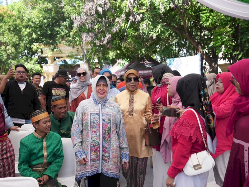 Indira Yusuf Ismail Ajak Masyarakat Lestarikan Budaya Lokal Melalui Festival Kelong Anak Lorong