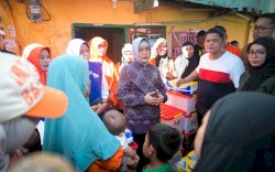 Ketua TP PKK Makassar Salurkan Bantuan Kepada Korban Kebakaran di Maccini Gusung